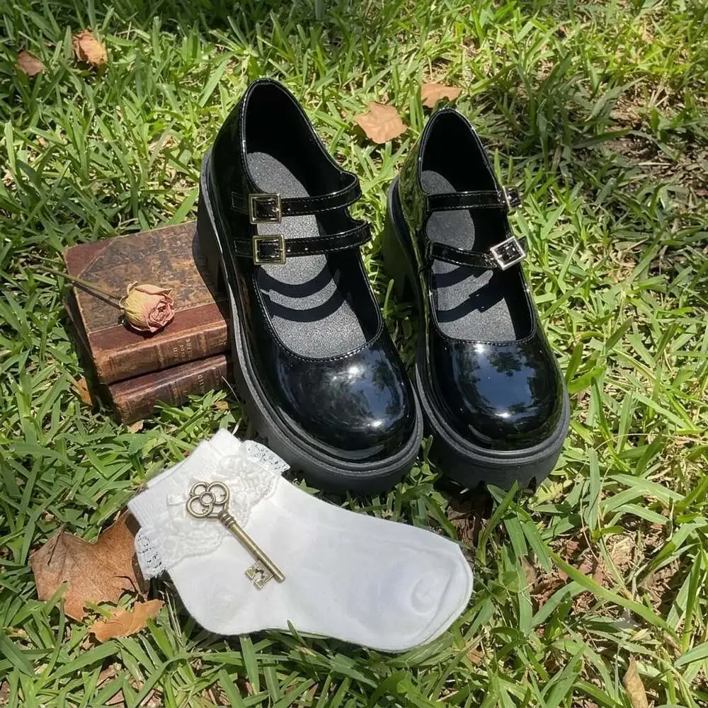 Platform Mary Jane style Shoes / Lug Sole Chunky Platform Pumps